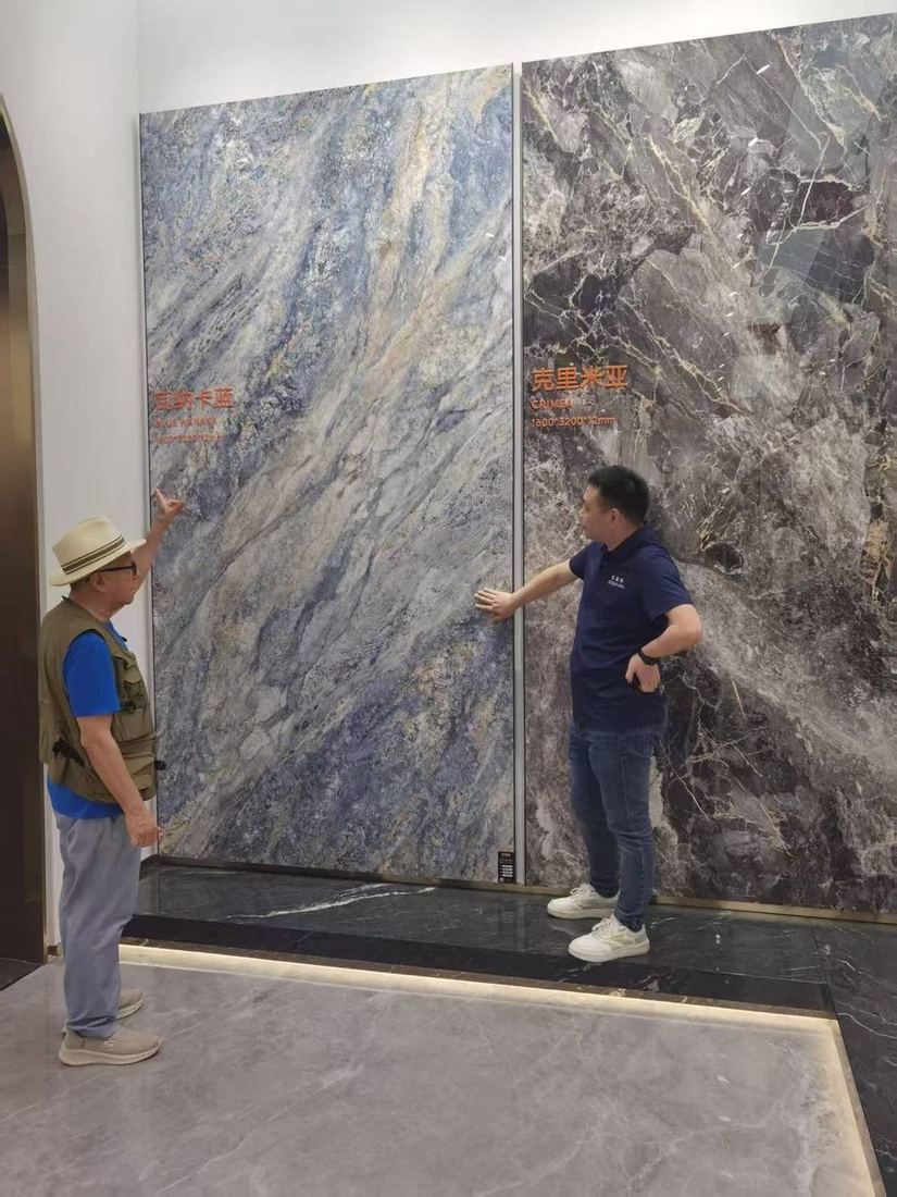 Selección de planchas de mármol y materiales de acabado en China