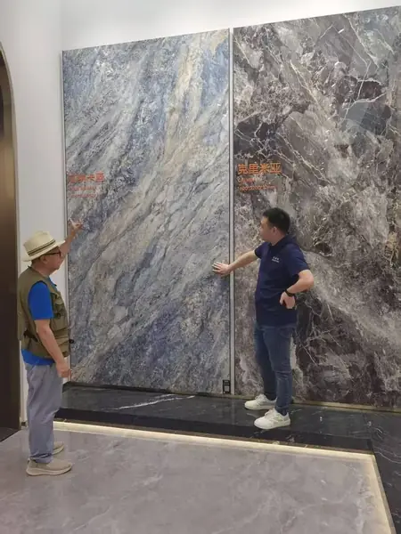Selección de planchas de mármol y porcelanato