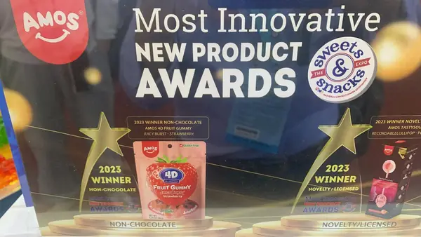 Muro de premios a la innovación de producto en la feria